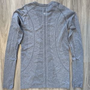 Lululemon - Size 6 - grey - long sleeve